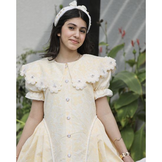 صورة فستان بناتي أصفر مشجر | ياقة وأزرار مرصعة بالفصوص - 1136